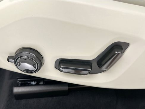 New 2026 Volvo XC60 B5 Ultra w/ Protection Package Premier AWD/4WD image 20
