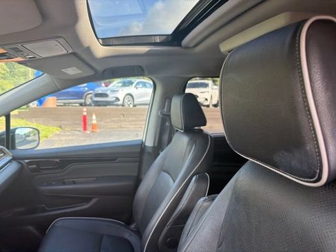 Used 2022 Honda Odyssey Elite image 12
