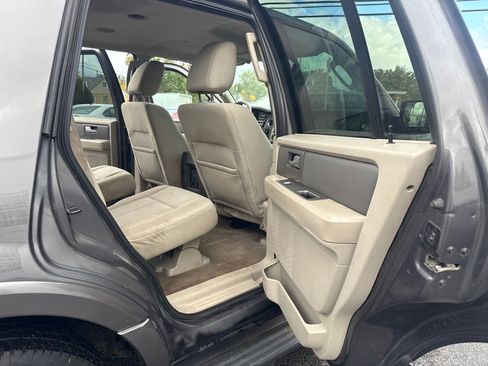 Used 2011 Ford Expedition XLT image 13