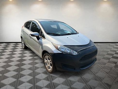 Used 2015 Ford Fiesta SE FWD image 3