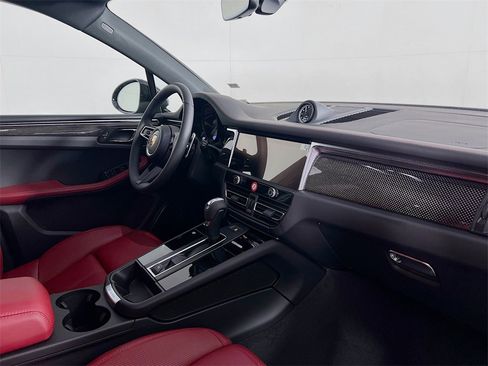 New 2026 Porsche Macan S image 31