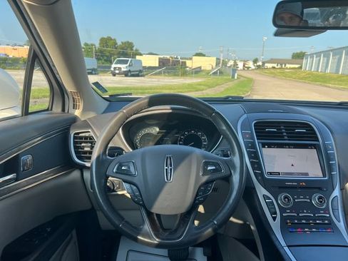 Used 2017 Lincoln MKX Reserve FWD image 21