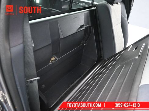 Used 2020 Toyota Tacoma TRD Off-Road AWD/4WD image 39
