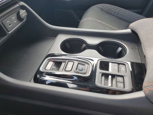 Used 2023 Honda Pilot Sport image 32