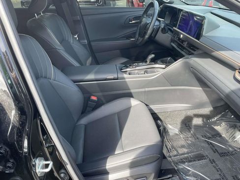 Used 2025 Toyota Crown Signia w/ Advanced Technology Package image 48