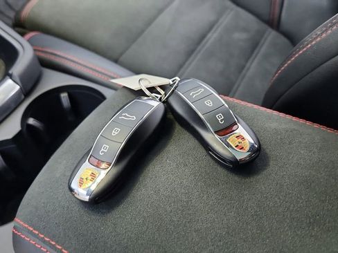 Used 2025 Porsche Macan GTS image 41