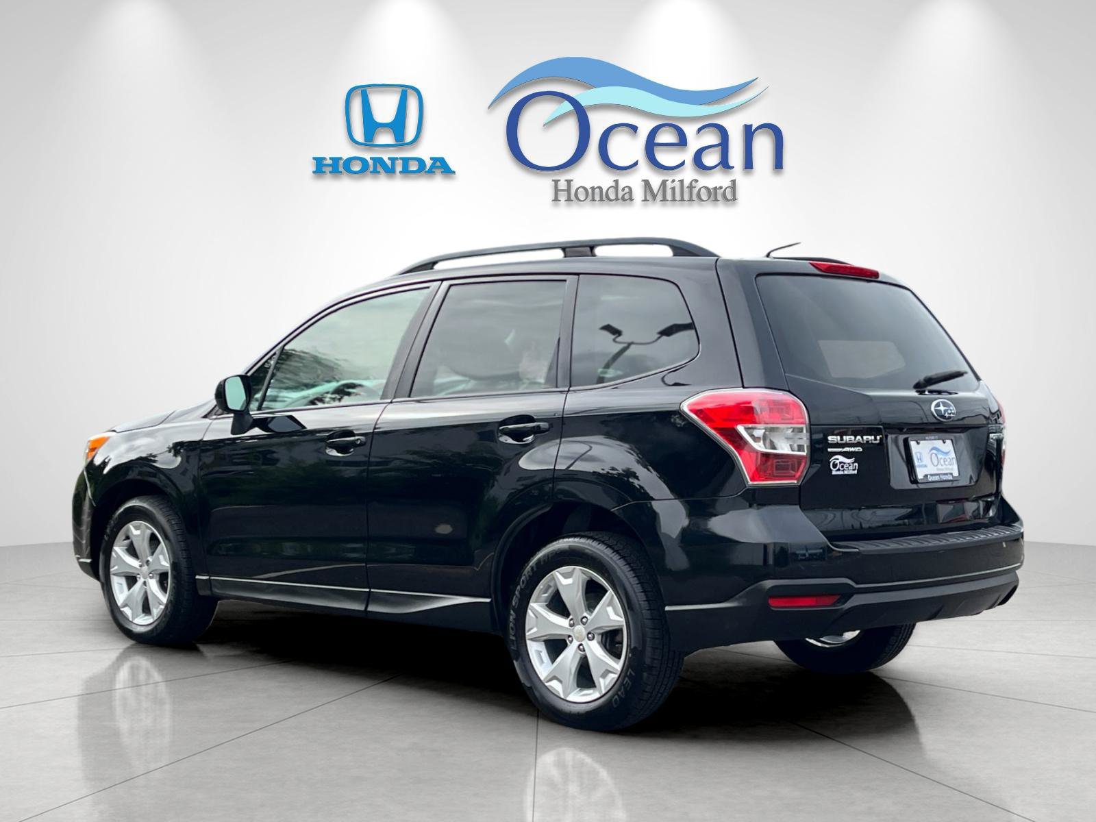 Used 2015 Subaru Forester 2.5i Premium w/ All-Weather Package AWD/4WD image 5