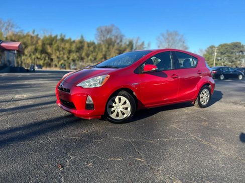 Used 2013 Toyota Prius C Two image 2