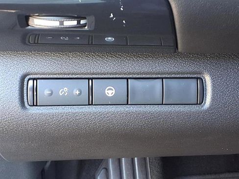 Used 2024 Nissan Pathfinder SV image 17