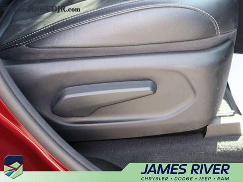 Used 2024 Jeep Grand Cherokee Altitude AWD/4WD image 10