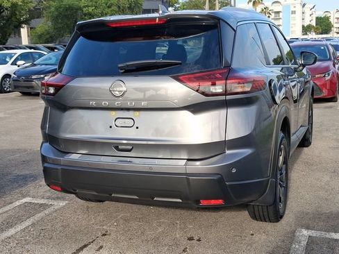 Used 2025 Nissan Rogue SV w/ SV Premium Package FWD image 4