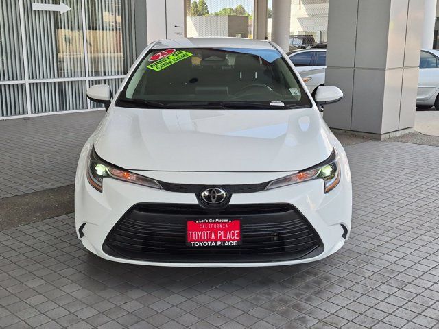 Used 2025 Toyota Corolla LE FWD image 2