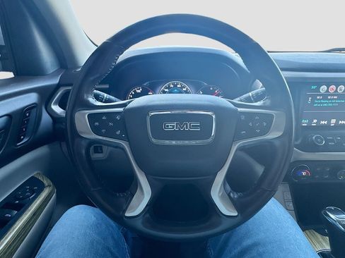 Used 2019 GMC Acadia Denali image 13