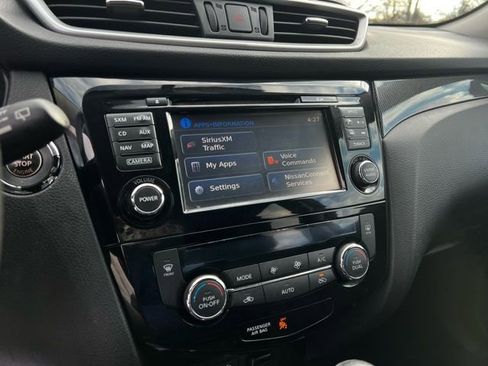 Used 2016 Nissan Rogue SL w/ SL Premium Package image 39