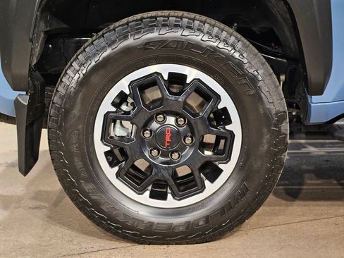 Certified 2025 Toyota 4Runner TRD Off-Road Premium w/ Tow Technology Package AWD/4WD image 17