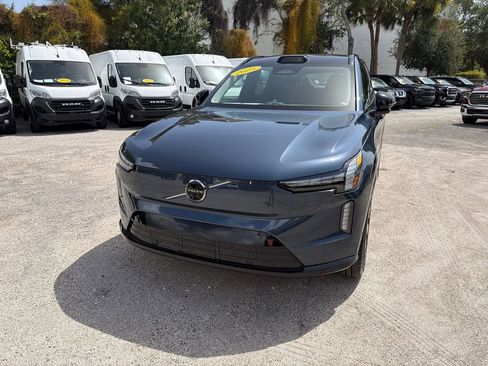 Used 2025 Volvo EX90 Ultra AWD/4WD image 7