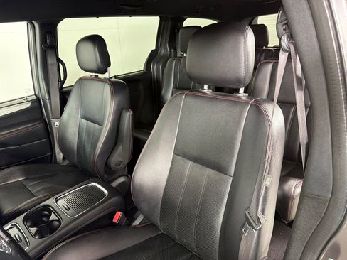 Used 2019 Dodge Grand Caravan GT image 13