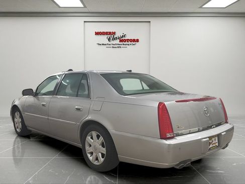 Used 2006 Cadillac DTS w/ Sun And Sound Package FWD image 3