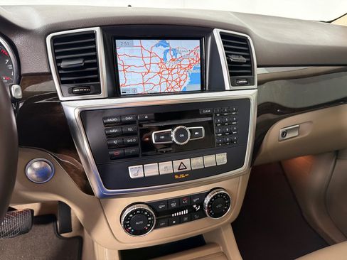 Used 2015 Mercedes-Benz ML 350 4MATIC w/ Premium 1 Package image 15