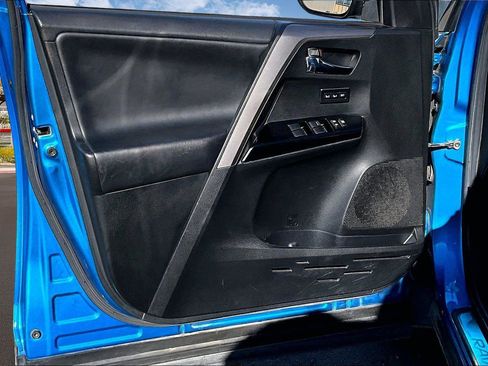 Certified 2018 Toyota RAV4 Limited image 22