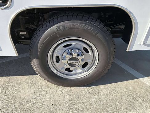 New 2026 Ford F250 XL w/ XL Chrome Package RWD image 10