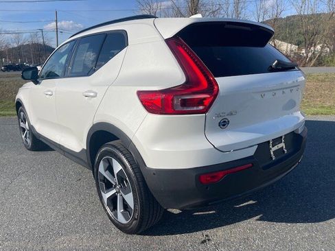 Used 2025 Volvo XC40 B5 Plus w/ Protection Package Premier AWD/4WD image 4