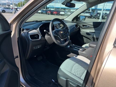 Used 2019 Chevrolet Equinox LS FWD image 9
