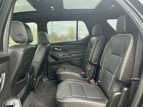 Used 2023 Chevrolet Traverse Premier AWD/4WD image 35