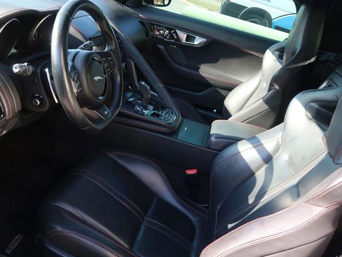 Used 2016 Jaguar F-TYPE R image 19