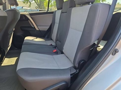 Used 2015 Toyota RAV4 LE FWD image 31