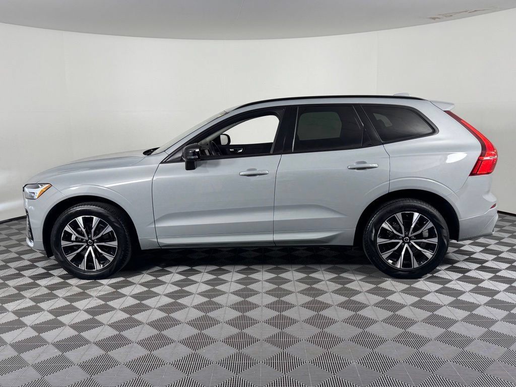Certified 2024 Volvo XC60 B5 Core w/ Climate Package AWD/4WD image 12