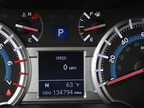 Used 2018 Toyota 4Runner SR5 Premium image 26