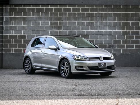 Used 2015 Volkswagen Golf SE FWD image 2
