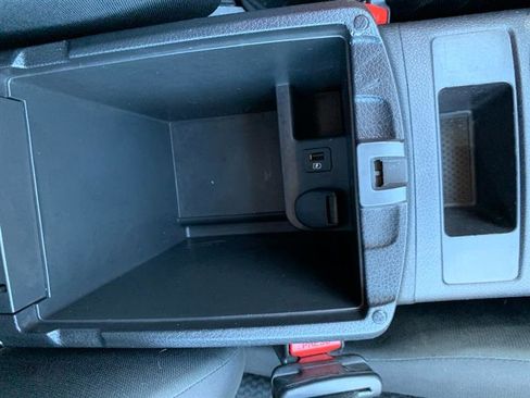 Used 2019 Nissan Rogue Sport S image 30