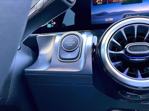 New 2026 Mercedes-Benz GLB 250 image 12