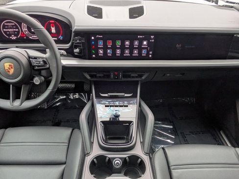 Certified 2025 Porsche Cayenne image 20