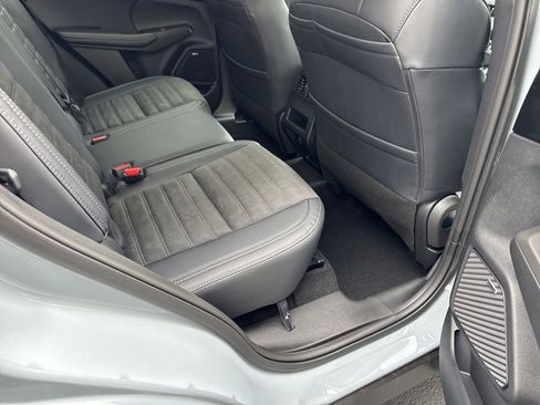 New 2025 Mitsubishi Outlander TRAIL image 28