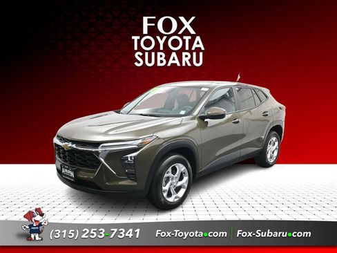 Used 2024 Chevrolet Trax LS w/ LS Convenience Package FWD image 1