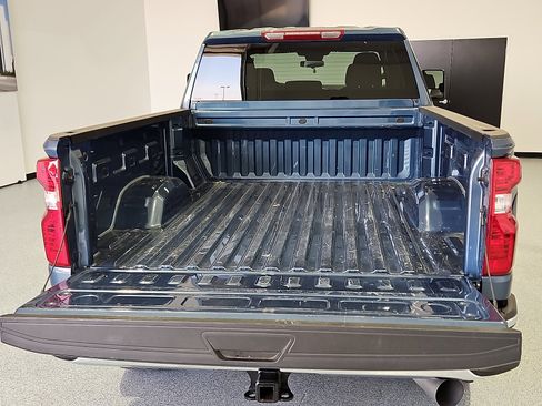 Used 2025 Chevrolet Silverado 2500 LT w/ Convenience Package AWD/4WD image 7