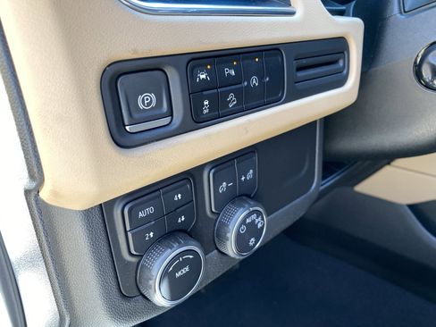 Used 2023 Chevrolet Tahoe Premier AWD/4WD image 23