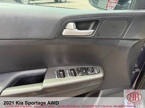 Used 2021 Kia Sportage LX w/ LX AWD Popular Package image 16