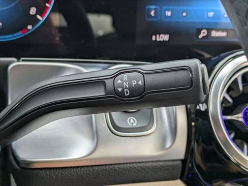 Used 2023 Mercedes-Benz GLB 250 image 10