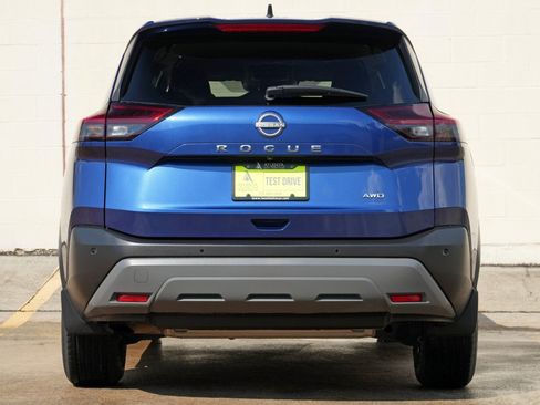 Used 2023 Nissan Rogue S AWD/4WD image 10