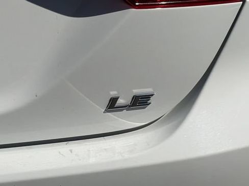 Used 2019 Toyota Camry LE FWD image 11