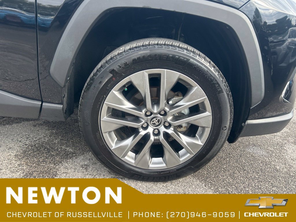 Used 2025 Toyota RAV4 XLE Premium w/ Weather Package AWD/4WD image 38