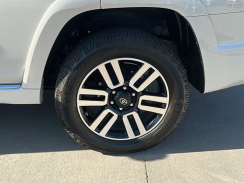 Used 2021 Toyota 4Runner Limited AWD/4WD image 22