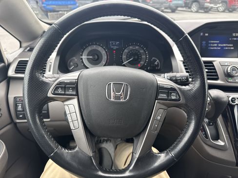 Used 2016 Honda Odyssey Touring image 19
