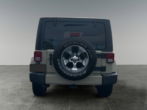 Used 2017 Jeep Wrangler Unlimited Sahara w/ Max Tow Package image 6