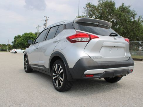Used 2019 Nissan Kicks SR FWD image 6