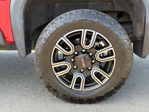 Used 2022 GMC Sierra 2500 AT4 AWD/4WD image 11